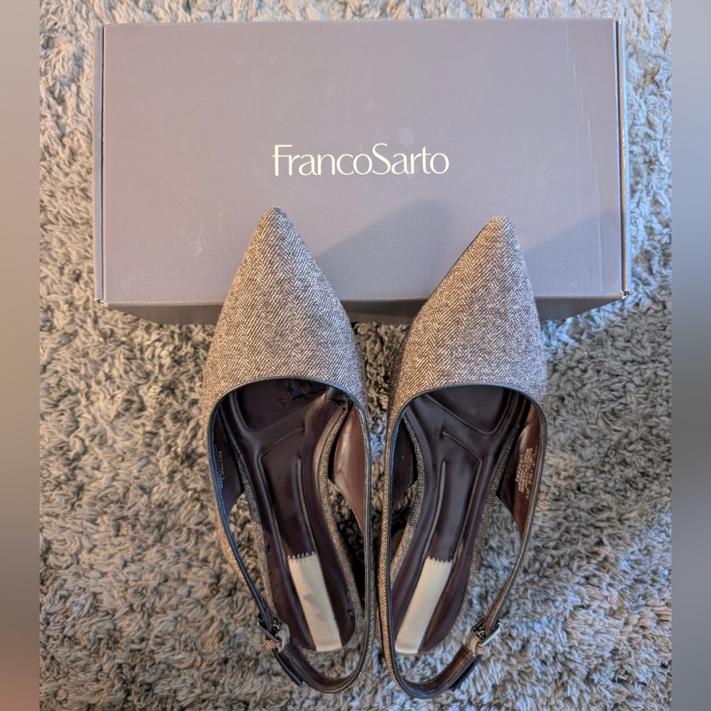 Franco Sarto Racer Pointed Toe Pump in Taupe herringbone. Size US 9.5